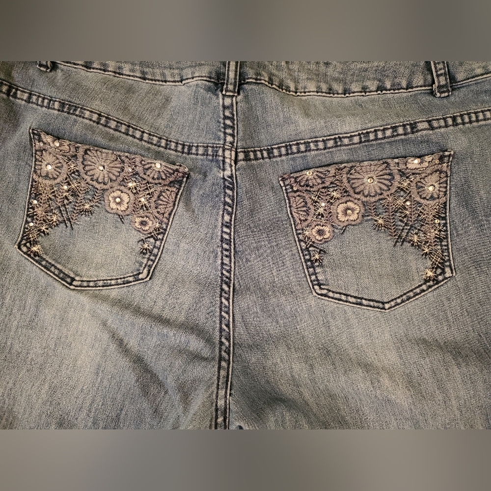 CJ Banks Jeans Women's Size 18W Blue Boot Cut - Picture 2 of 6